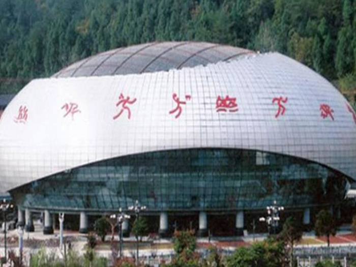 东台体育中心球形网架加工安装